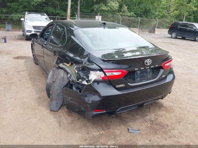 2020 TOYOTA CAMRY SE 3