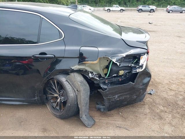 2020 TOYOTA CAMRY SE 6