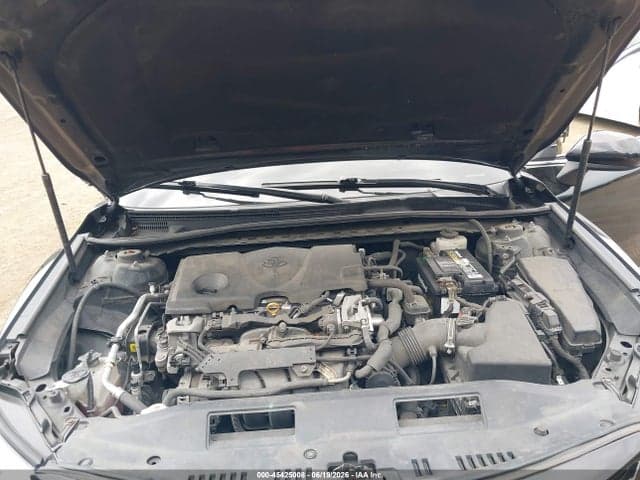 2020 TOYOTA CAMRY SE 10