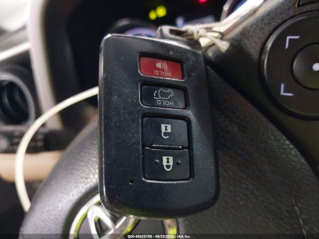 2017 TOYOTA RAV4 HYBRID LIMITED 11