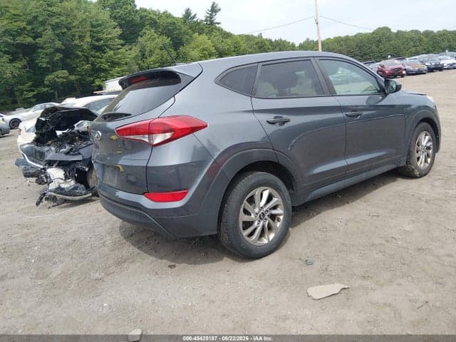 2017 HYUNDAI TUCSON SE 4