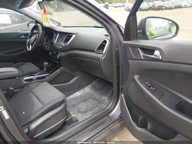 2017 HYUNDAI TUCSON SE 5