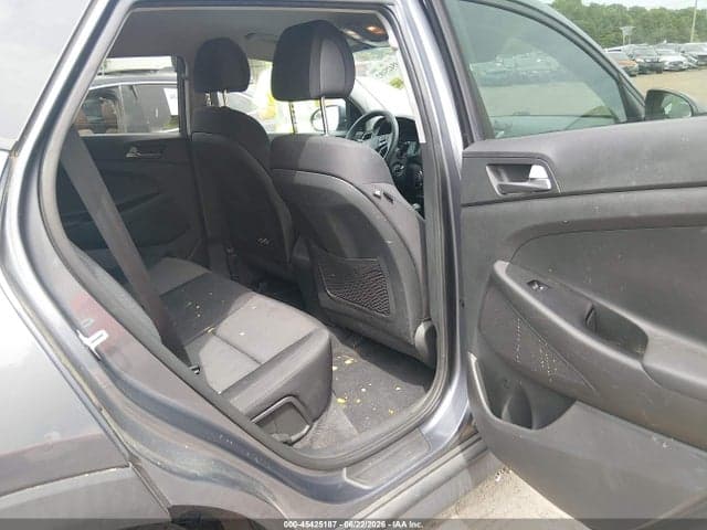 2017 HYUNDAI TUCSON SE 8