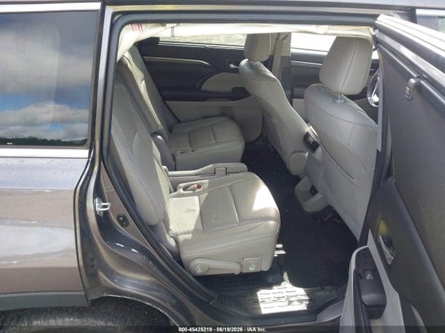 2018 TOYOTA HIGHLANDER LIMITED 8