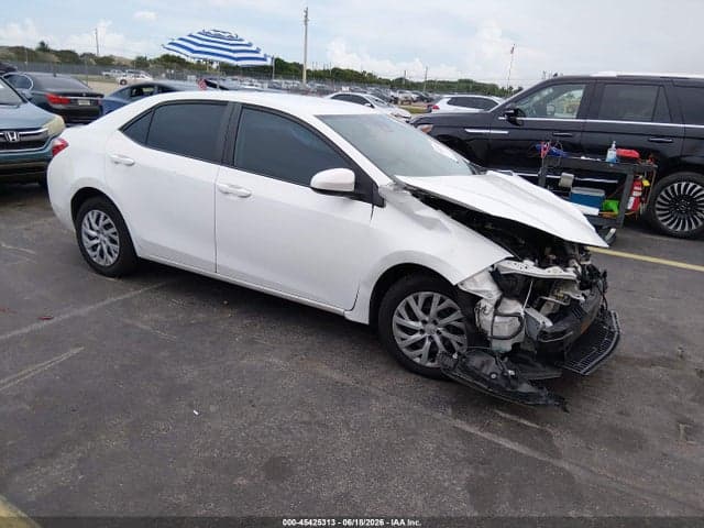 2019 TOYOTA COROLLA LE 1