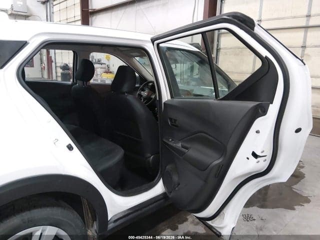 2024 NISSAN KICKS S XTRONIC CVT 8