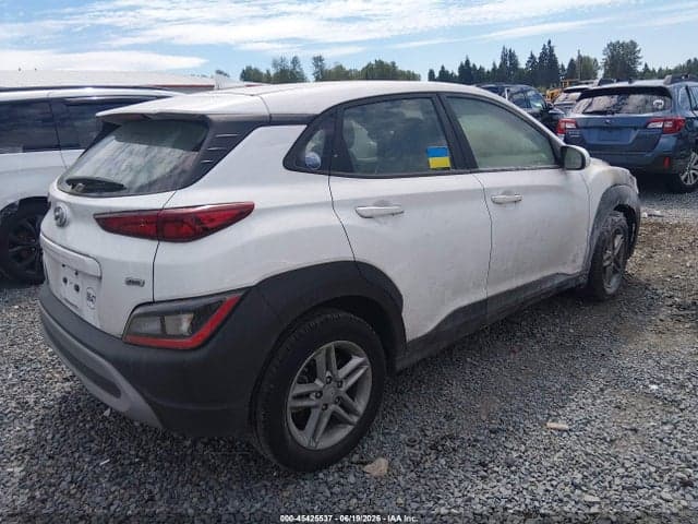 2022 HYUNDAI KONA SE 4