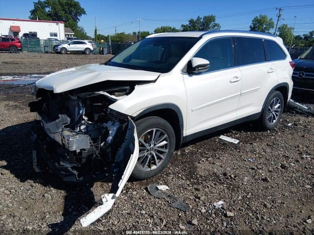 2019 TOYOTA HIGHLANDER XLE 2