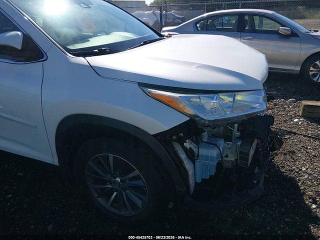 2019 TOYOTA HIGHLANDER XLE 19
