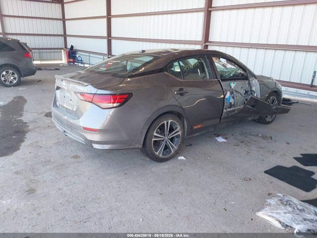 2023 NISSAN SENTRA SR XTRONIC CVT 4