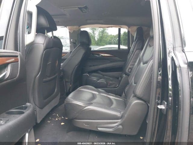 2017 CADILLAC ESCALADE ESV 8