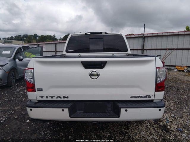 2018 NISSAN TITAN PRO-4X 17
