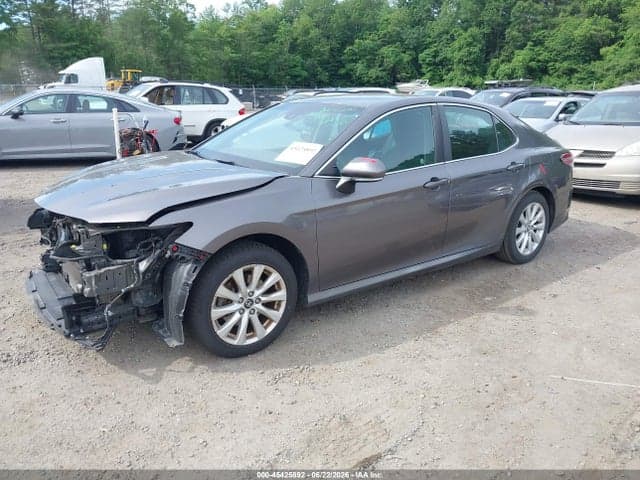 2018 TOYOTA CAMRY LE 2