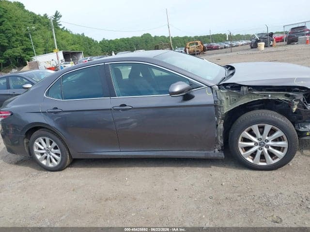 2018 TOYOTA CAMRY LE 12