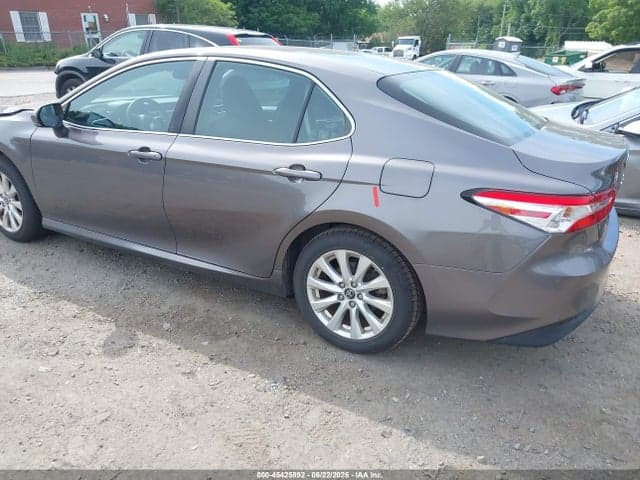 2018 TOYOTA CAMRY LE 3