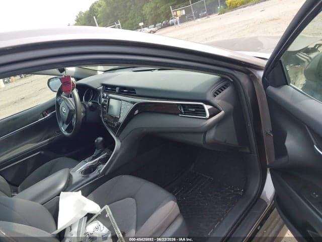 2018 TOYOTA CAMRY LE 5