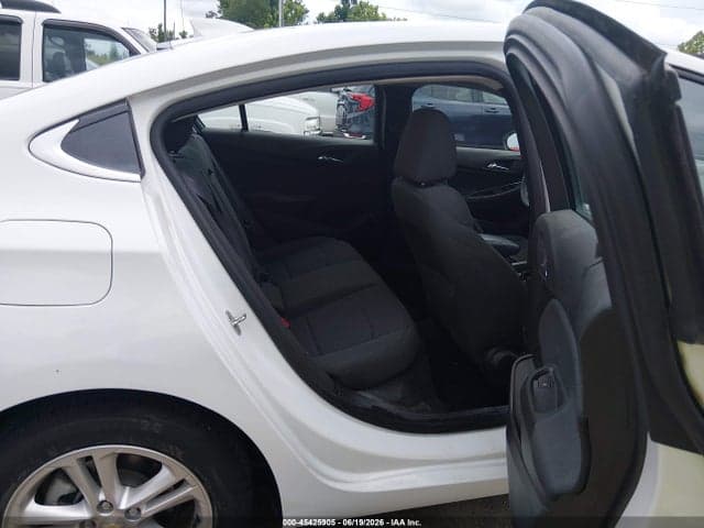 2017 CHEVROLET CRUZE LT AUTO 8