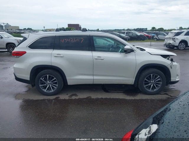 2017 TOYOTA HIGHLANDER XLE 14