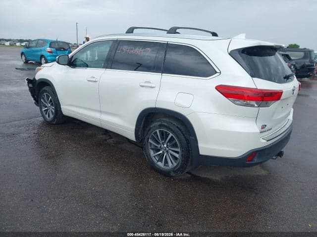 2017 TOYOTA HIGHLANDER XLE 3