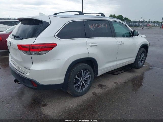 2017 TOYOTA HIGHLANDER XLE 4