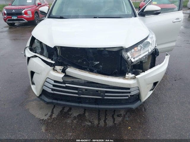 2017 TOYOTA HIGHLANDER XLE 6