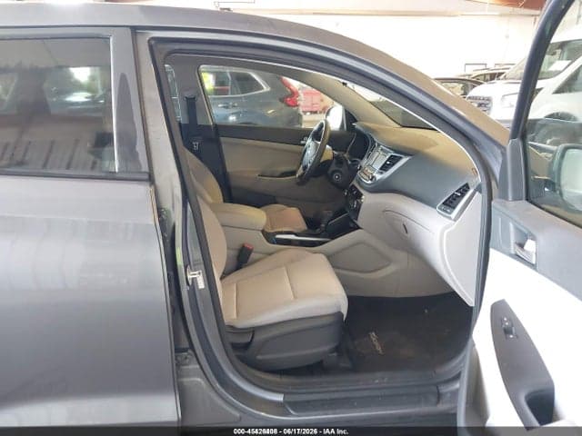 2018 HYUNDAI TUCSON SE 5