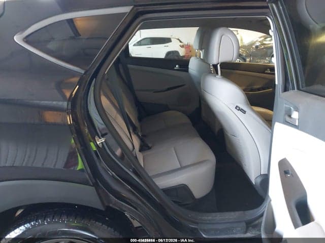 2018 HYUNDAI TUCSON SE 8