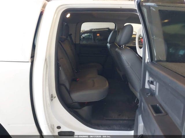 2018 RAM 1500 8