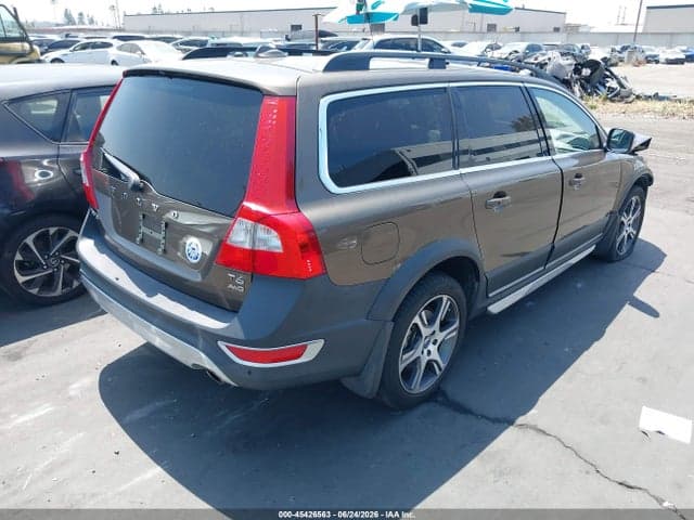 2013 VOLVO XC70 T6 4
