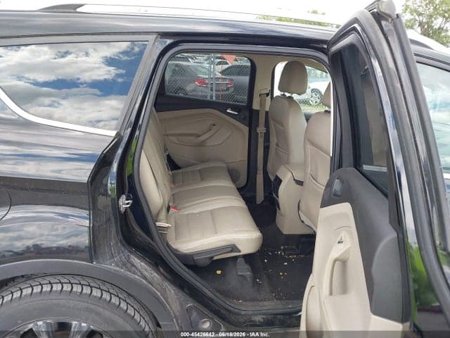 2017 FORD ESCAPE TITANIUM 8