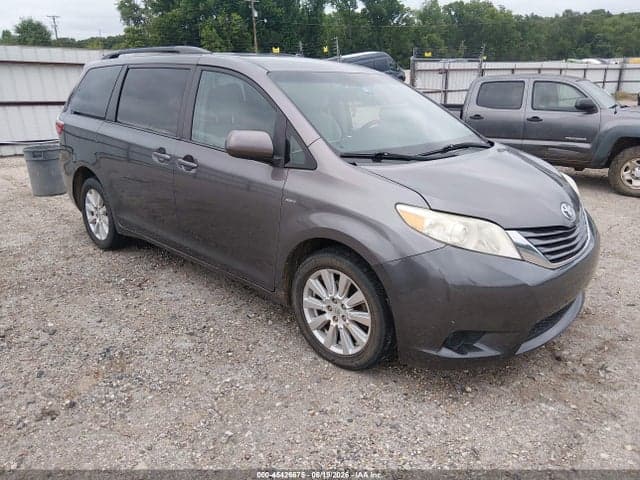 2017 TOYOTA SIENNA LE 7 PASSENGER