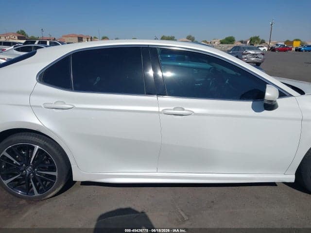 2018 TOYOTA CAMRY XSE 12