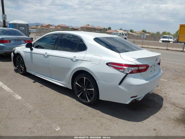 2018 TOYOTA CAMRY XSE 3