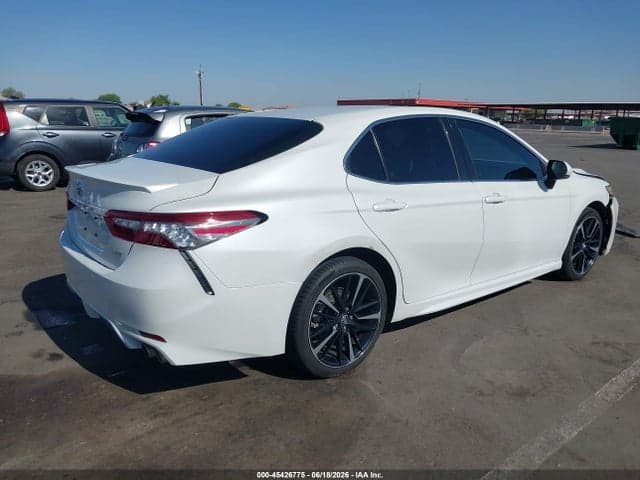 2018 TOYOTA CAMRY XSE 4
