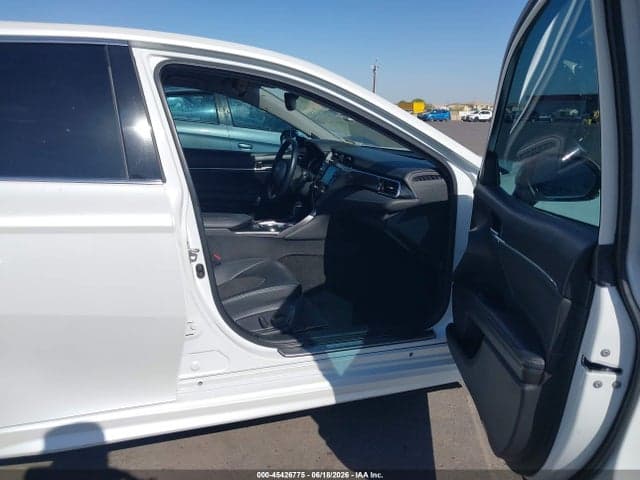 2018 TOYOTA CAMRY XSE 5