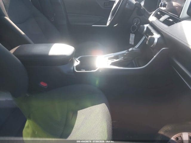 2023 TOYOTA RAV4 LE 5