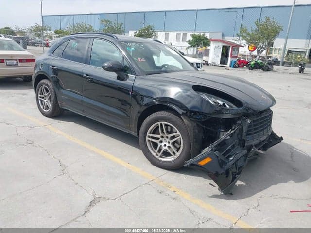 2018 PORSCHE MACAN 1