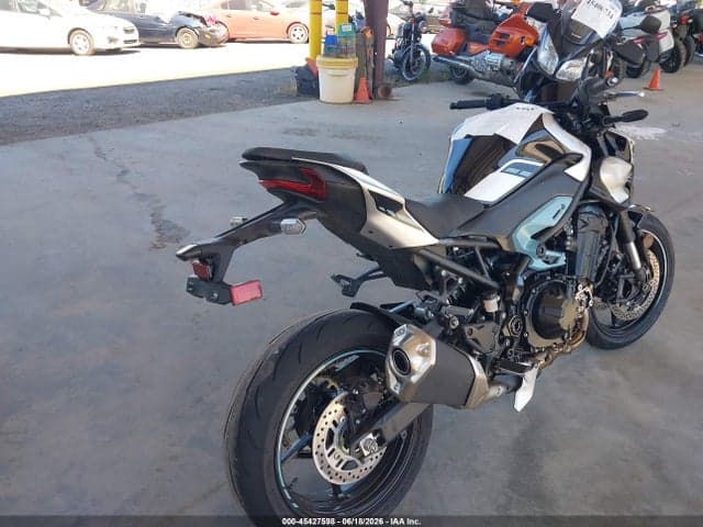 2025 KAWASAKI ZR900 S 4
