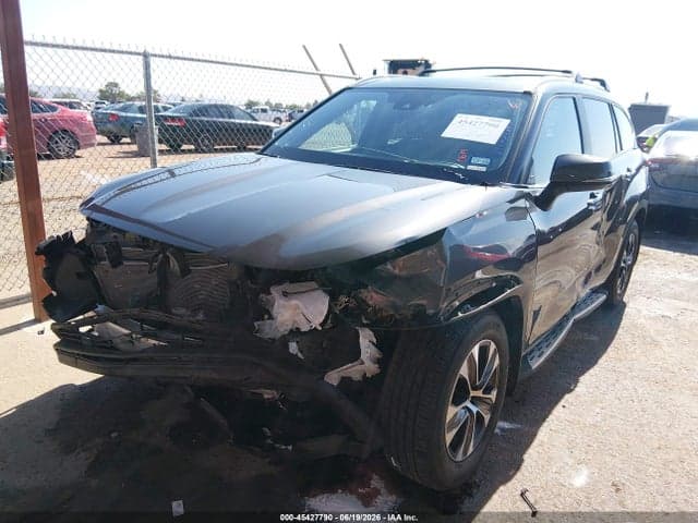2025 TOYOTA HIGHLANDER XLE 2