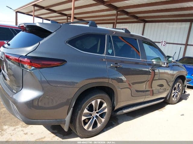 2025 TOYOTA HIGHLANDER XLE 13