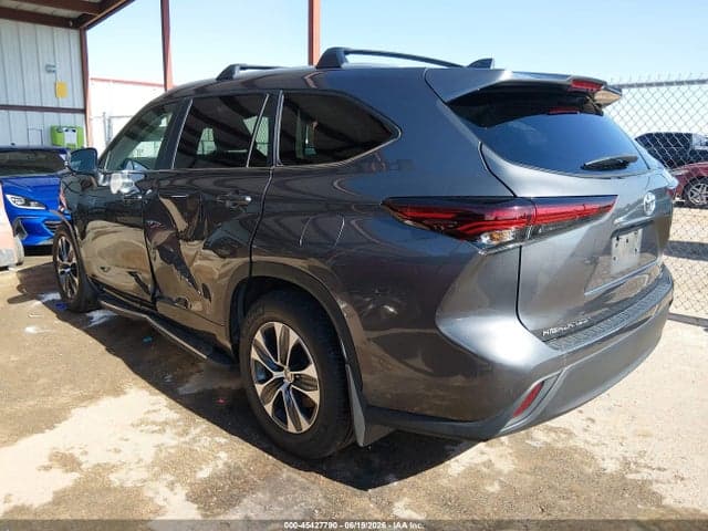 2025 TOYOTA HIGHLANDER XLE 3