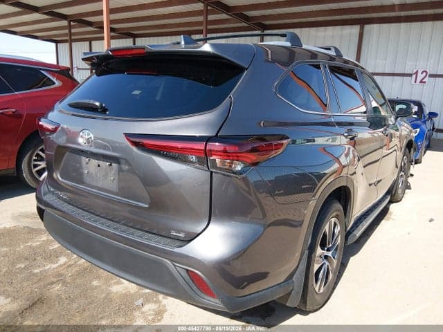 2025 TOYOTA HIGHLANDER XLE 4