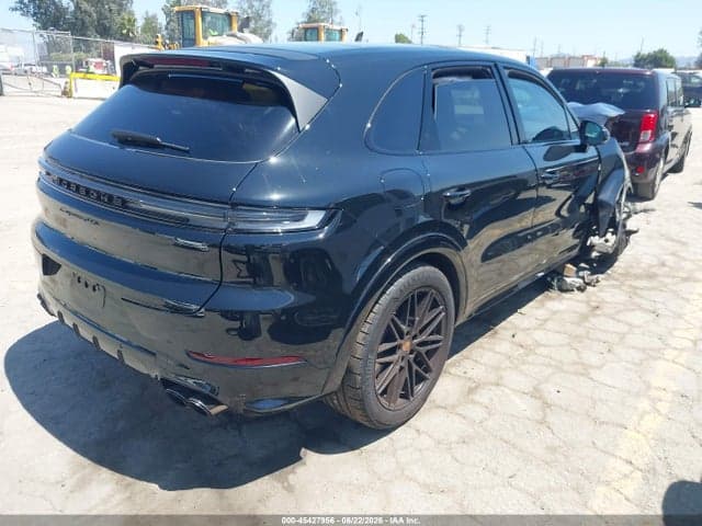 2025 PORSCHE CAYENNE GTS 4