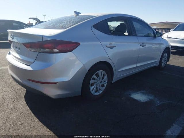 2017 HYUNDAI ELANTRA SE 4