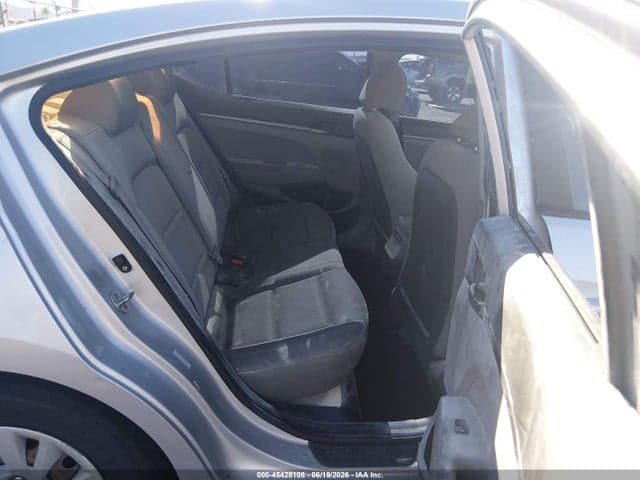 2017 HYUNDAI ELANTRA SE 8