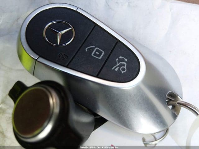 2024 MERCEDES-BENZ C 300 11