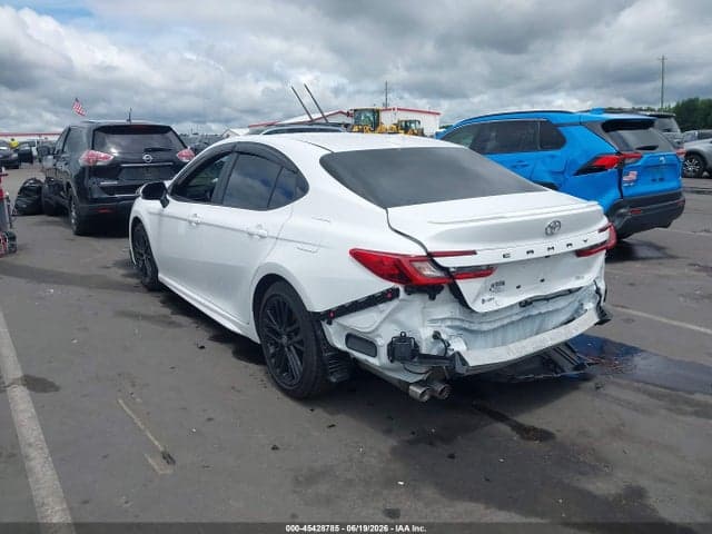 2025 TOYOTA CAMRY SE 3