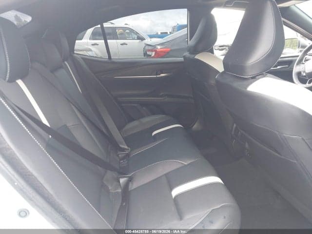 2025 TOYOTA CAMRY SE 8