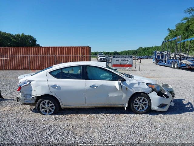 2018 NISSAN VERSA 1.6 SV 14