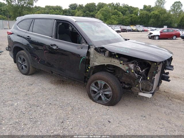 2021 TOYOTA HIGHLANDER XLE - 1